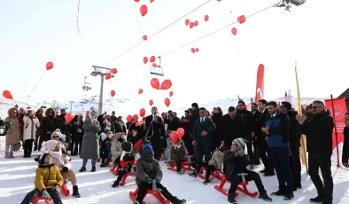Aile ve Sosyal Hizmetler Bakanı Erzurum’da Genç Kayakçılarla Buluştu