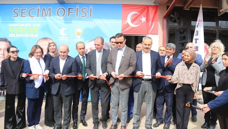 AK Parti Eskişehir Büyükşehir Belediye Başkan Adayı Nebi Hatipoğlu Sarıcakaya’da Vatandaşları Ziyaret Etti
