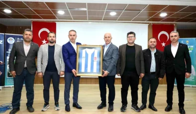 Akdeniz Belediye Başkanı Mustafa Gültak, Sporcularla Bir Araya Geldi