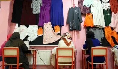 Diyarbakır’da Kadınlar Deprem ve Pandemi Sürecini Atölyelerde Geçirerek Aile Ekonomisine Katkı Sağladı