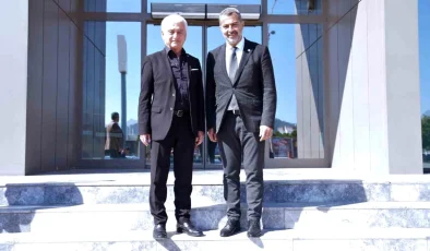 Finike Belediye Başkanı Mustafa Geyikçi, Batı Antalya ekonomisinin gelişmesi için iş birliği çağrısı yaptı