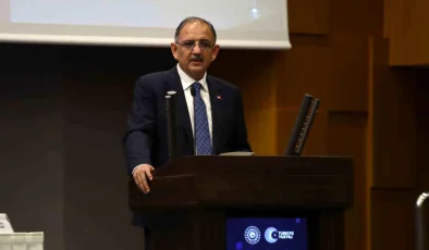 Çevre Şehircilik ve İklim Değişikliği Bakanı Mehmet Özhaseki, İzmir’de 21 fay kırığı olduğunu açıkladı