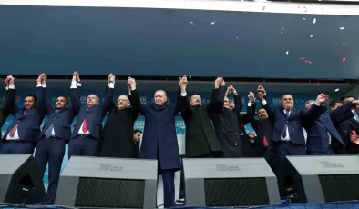 Cumhurbaşkanı Erdoğan: “Türkiye bugüne kadar ne çektiyse zübük siyasetçi tiplerinden çekmiştir”
