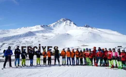 Erciyes Türksoy Kupası Türk dünyasından genç kayak sporcularını bir araya getirdi