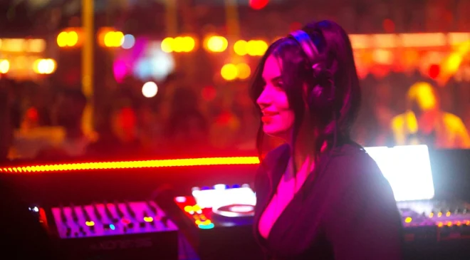 İranlı kadın DJ’ler tabuları yıkıyor