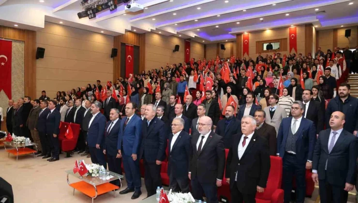 Kayseri Büyükşehir Belediye Başkanı Dr. Memduh Büyükkılıç, Hulusi Akar’ın konferansına katıldı