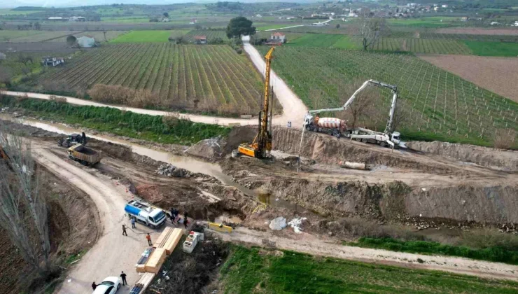 Manisa’da çöken köprü yeniden inşa ediliyor