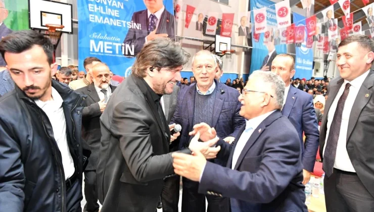 Kayseri Büyükşehir Belediye Başkanı Dr. Memduh Büyükkılıç, Ahmet Şafak Konseri ve Cumhur İttifakı Proje Tanıtımı Programı’na katıldı