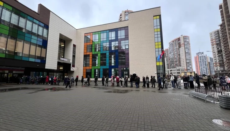 Rusya’da Navalny Destekçileri Geçersiz Oy Kullanma Eylemi Başlattı