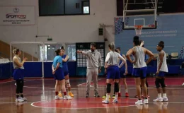 İzmit Belediyespor, Galatasaray ile play-off çeyrek finaline hazırlanıyor